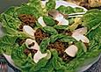Salat mit Tomatenpesto und Mozzarella