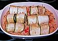 Zucchinir&ouml;llchen mit Hackf&uuml;llung auf Reis