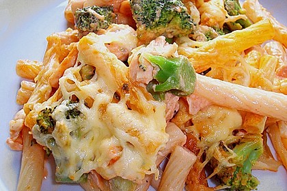 Gem&uuml;seauflauf mit Lachs