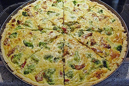 Brokkoli - Frischk&auml;se - Tarte mit getrockneten Tomaten