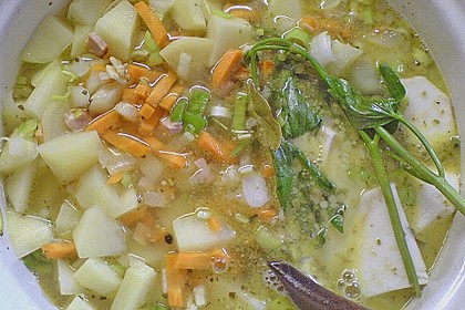 Kartoffelsuppe mit Speck und Majoran 3