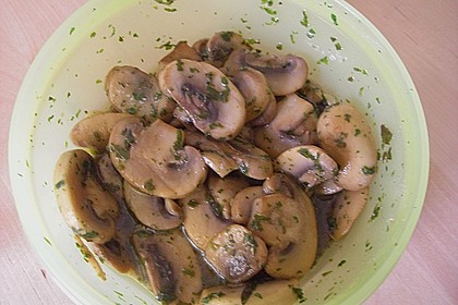 Antipasti - marinierte Champignons 20