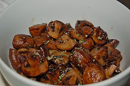 Antipasti - marinierte Champignons 35