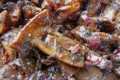 Antipasti - marinierte Champignons 66