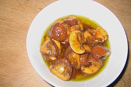 Antipasti - marinierte Champignons 68