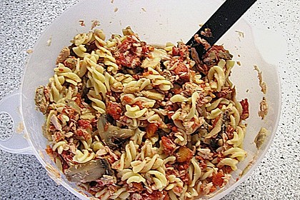 Saftiger Nudel - Thunfisch - Champignon - Auflauf