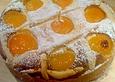 K&auml;sekuchen mit Fr&uuml;chten