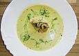 B&auml;rlauchcremesuppe mit Lachsr&ouml;llchen