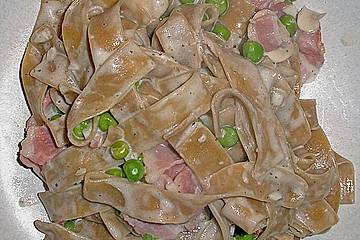 Schinkennudeln mit Sahnesauce