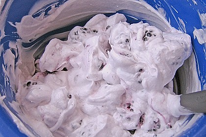 Brombeer - Baiser - Kuchen 2
