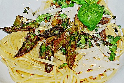 Gr&uuml;ner Spargel mit Spaghetti 4