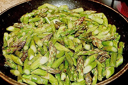 Gr&uuml;ner Spargel mit Spaghetti 5