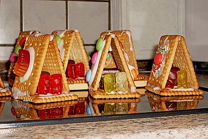Hexenhaus aus Butterkeksen 40