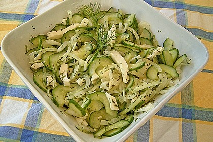 Gurkensalat mit Mozzarella