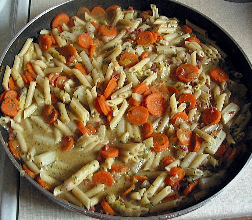 Spargel - Möhren - Pasta - Pfanne (Rezept mit Bild) | Chefkoch.de