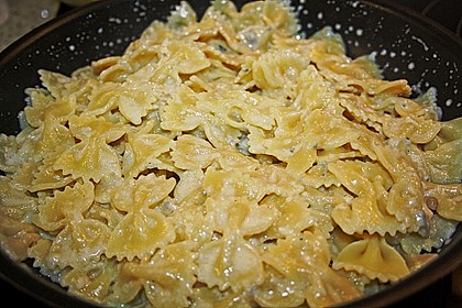 Farfalle mit Gorgonzolasauce 6
