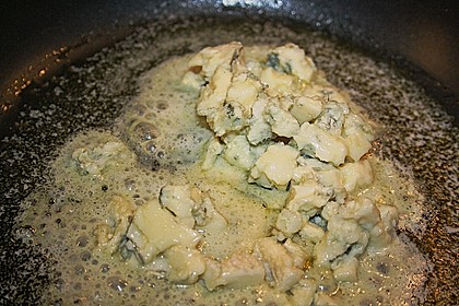 Farfalle mit Gorgonzolasauce 13