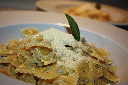 Farfalle mit Gorgonzolasauce 1
