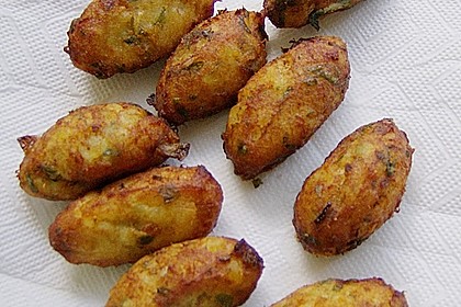 Past&eacute;is de Bacalhau 1