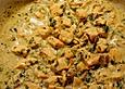Lachs mit schwarzen Nudeln