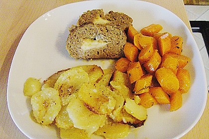 Gef&uuml;llter Hackbraten mit K&auml;se 22