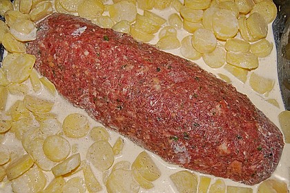 Gef&uuml;llter Hackbraten mit K&auml;se 24
