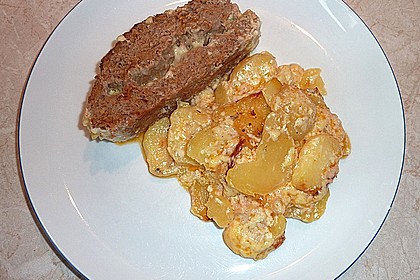 Gef&uuml;llter Hackbraten mit K&auml;se 26