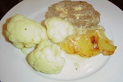 Gef&uuml;llter Hackbraten mit K&auml;se 9