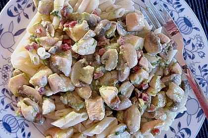 Penne in Huhn - Champignonsauce 1