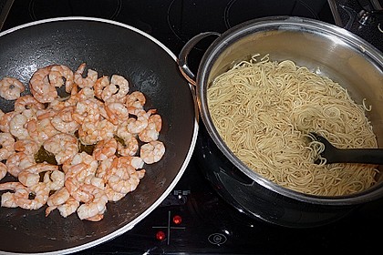 Mie - Nudeln mit Riesengarnelenschw&auml;nzen 2