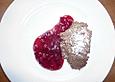 Lebkuchenmousse mit Preiselbeersauce