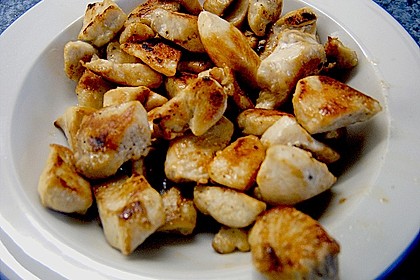 H&auml;hnchenbrust mit Bohnenkrautsauce, Bohnengem&uuml;se und Bratkartoffeln 1