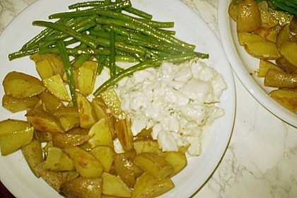 H&auml;hnchenbrust mit Bohnenkrautsauce, Bohnengem&uuml;se und Bratkartoffeln 2