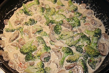 Penne mit Brokkoli und Pilzen 7