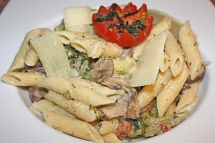 Penne mit Brokkoli und Pilzen 1