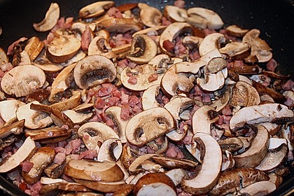 Pizza al Funghi e Pancetta 4
