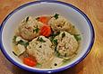 H&uuml;hnersuppe mit Knaidlach