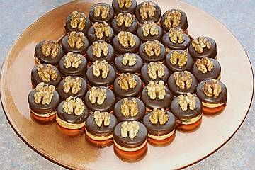 Hausfreunde mit Marzipan