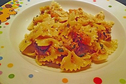Nudeln mit Thunfischsauce