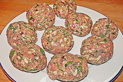 Gegrillte Hackb&auml;llchen mit K&auml;se