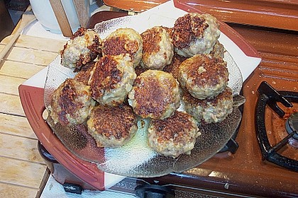 Gegrillte Hackb&auml;llchen mit K&auml;se 3