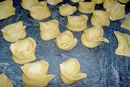 Selbstgemachte Kr&auml;uter - Ricotta - Tortellini 3