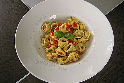 Selbstgemachte Kr&auml;uter - Ricotta - Tortellini 6