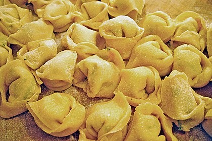 Selbstgemachte Kr&auml;uter - Ricotta - Tortellini 2