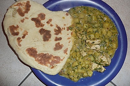 Curryhuhn mit Kartoffeln und Spinat