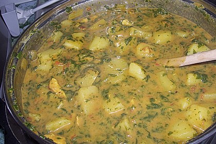 Curryhuhn mit Kartoffeln und Spinat 6