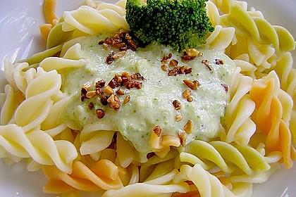 Farfalle mit Brokkolisauce 1