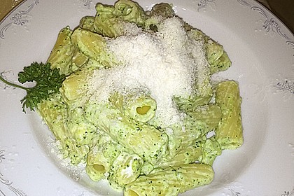 Farfalle mit Brokkolisauce 19