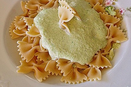 Farfalle mit Brokkolisauce
