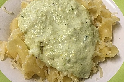 Farfalle mit Brokkolisauce 11